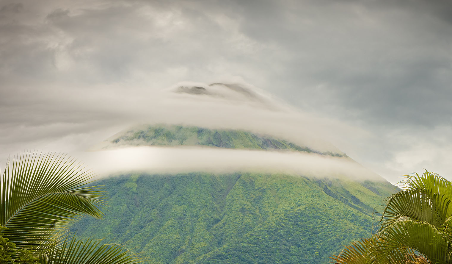 Arenal Vulkan im Nebel Costa Rica Reisen